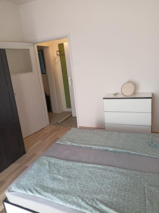 Welcome To Daisy Sunny Place! Apartment Варна Екстериор снимка