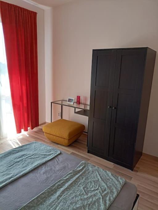 Welcome To Daisy Sunny Place! Apartment Варна Екстериор снимка